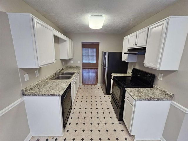 6718 Roscommon Drive, Austell, GA 30168