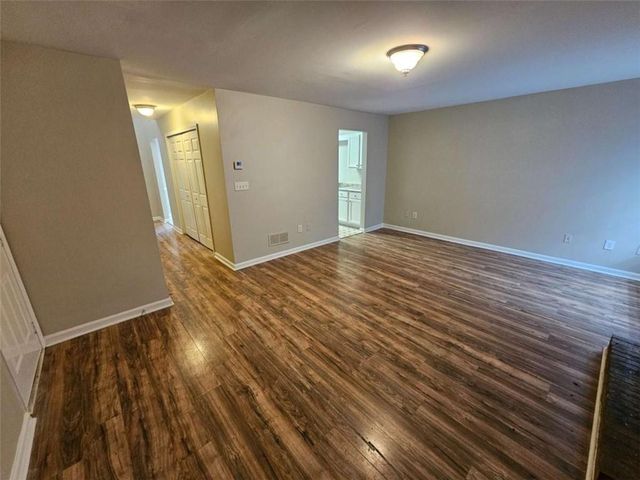 6718 Roscommon Drive, Austell, GA 30168