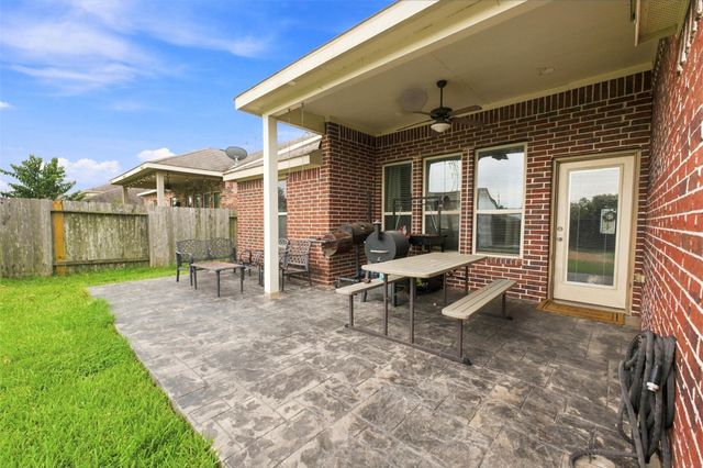 8218 Bay Run Avenue, Baytown, TX 77521
