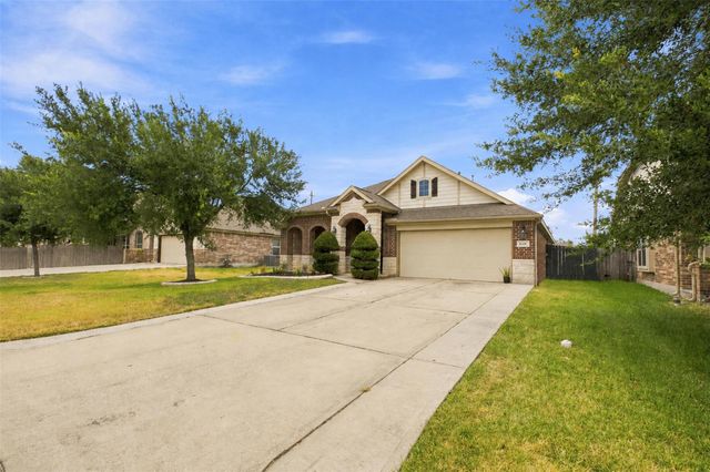 8218 Bay Run Avenue, Baytown, TX 77521