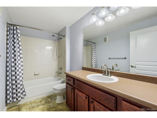 10341 W Girton Dr 202, Denver, CO 80227