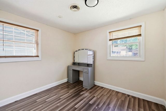 9 Woodcliff St, Springfield, MA 01109