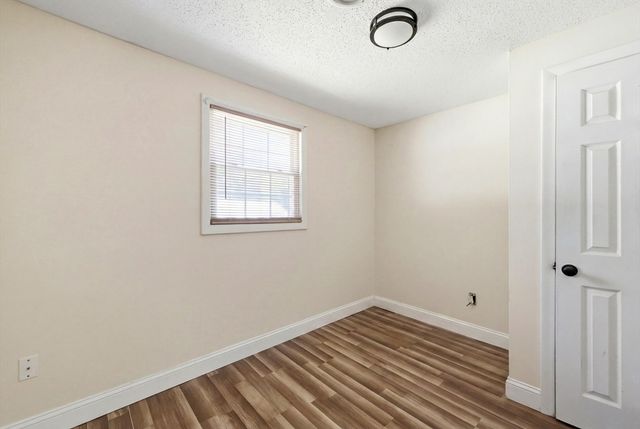 9 Woodcliff St, Springfield, MA 01109