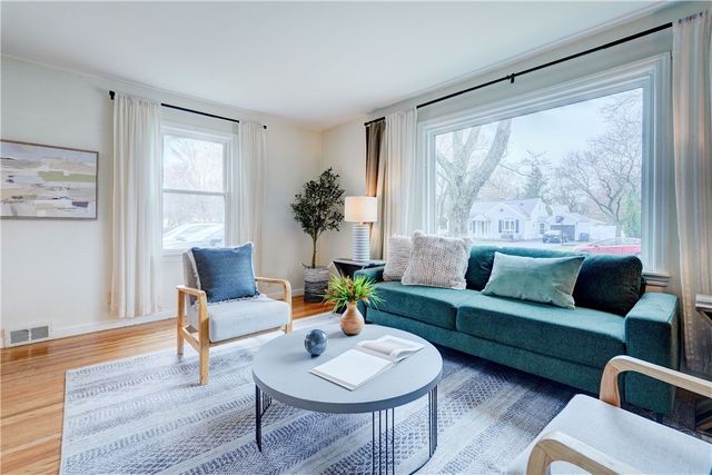 379 Brandon Road, Irondequoit, NY 14622