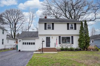 379 Brandon Road, Irondequoit, NY 14622