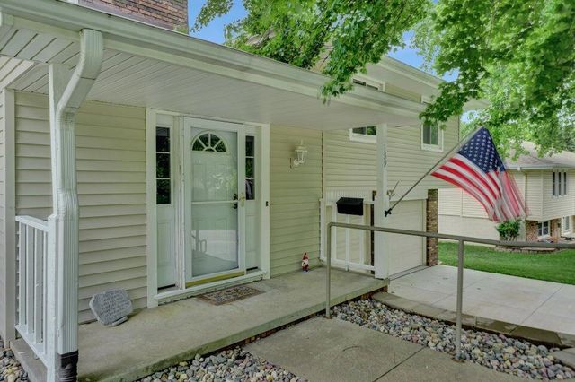 139 UPLAND Drive, Council Bluffs, IA 51503