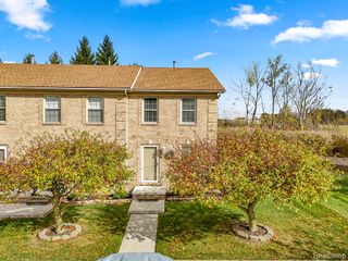 29307 W Jefferson Avenue 14, Gibraltar, MI 48173