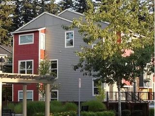 2127 Ne CADBURY Ave, Hillsboro, OR 97006