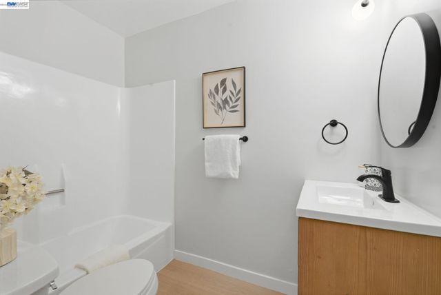 1644 Branham Ln B, San Jose, CA 95118