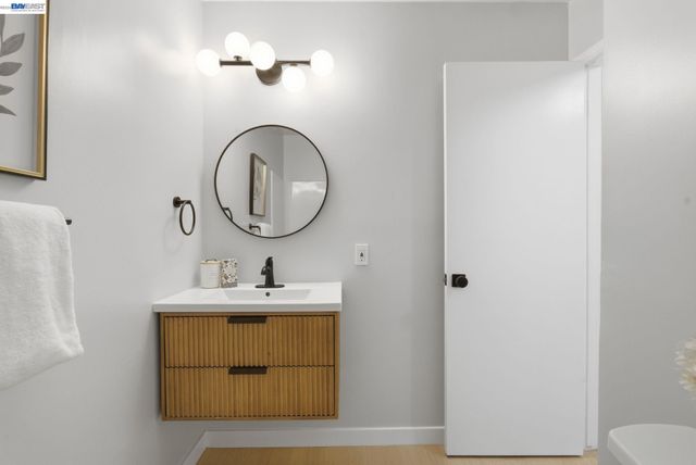 1644 Branham Ln B, San Jose, CA 95118