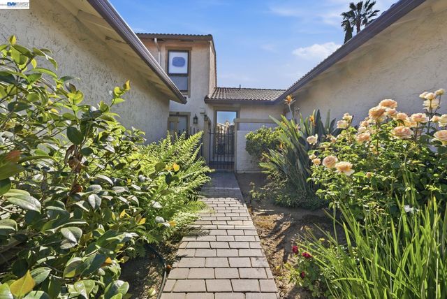 1644 Branham Ln B, San Jose, CA 95118