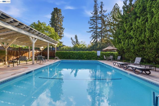 1644 Branham Ln B, San Jose, CA 95118