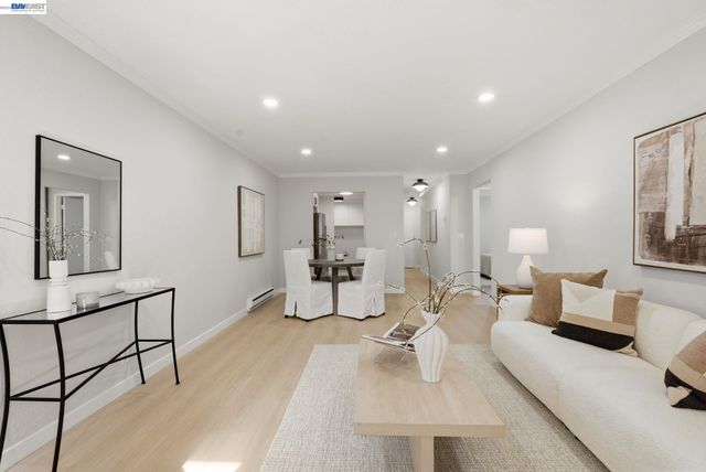 1644 Branham Ln B, San Jose, CA 95118