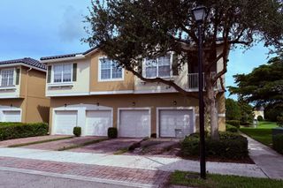 1561 SE Hampshire Way 104, Stuart, FL 34994