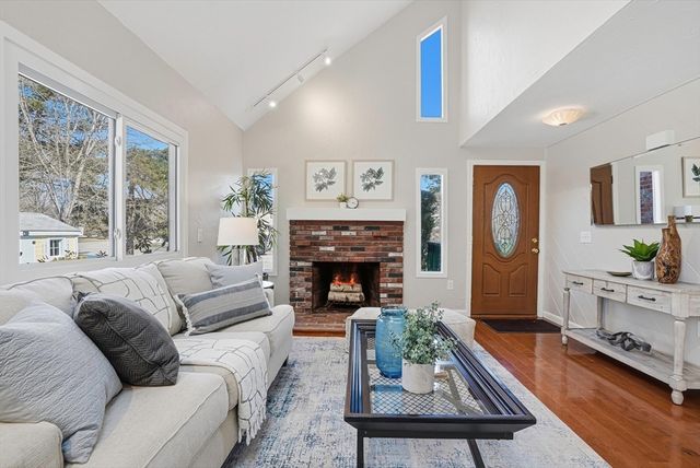 5 Victory Ln, Hopkinton, MA 01748