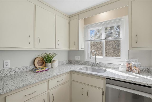 5 Victory Ln, Hopkinton, MA 01748