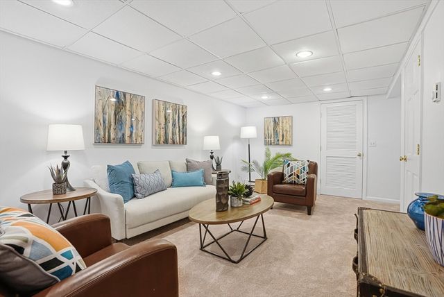 5 Victory Ln, Hopkinton, MA 01748