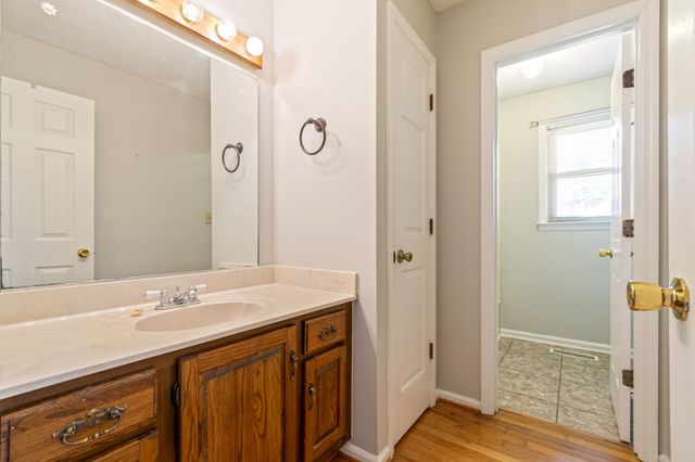 505 Woods Dr, Columbia, TN 38401