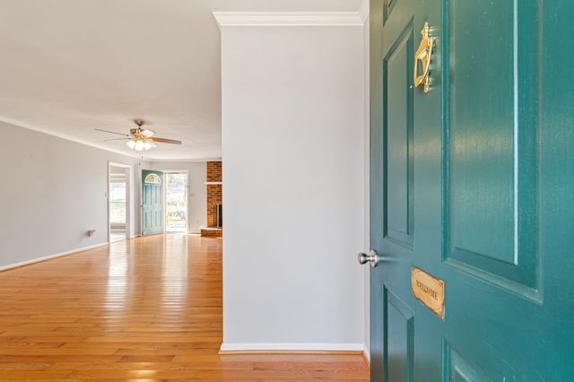 505 Woods Dr, Columbia, TN 38401