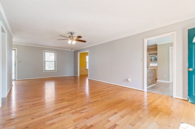 505 Woods Dr, Columbia, TN 38401