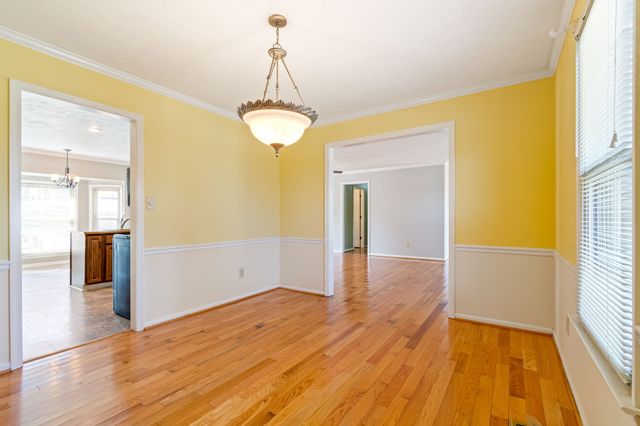 505 Woods Dr, Columbia, TN 38401