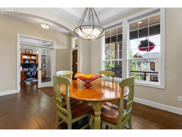 11428 Nw Chloe Ln, Portland, OR 97229