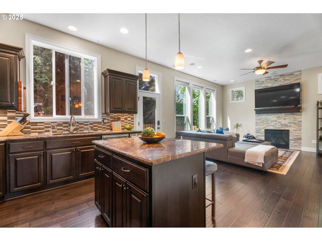 11428 Nw Chloe Ln, Portland, OR 97229