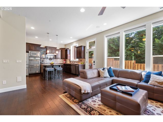 11428 Nw Chloe Ln, Portland, OR 97229