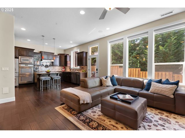 11428 Nw Chloe Ln, Portland, OR 97229