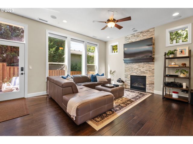 11428 Nw Chloe Ln, Portland, OR 97229