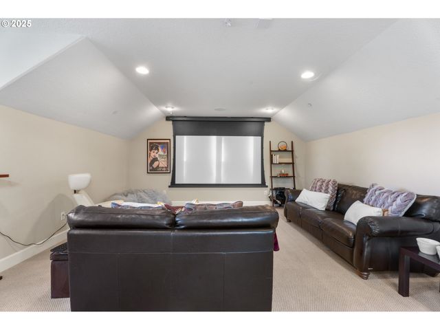 11428 Nw Chloe Ln, Portland, OR 97229