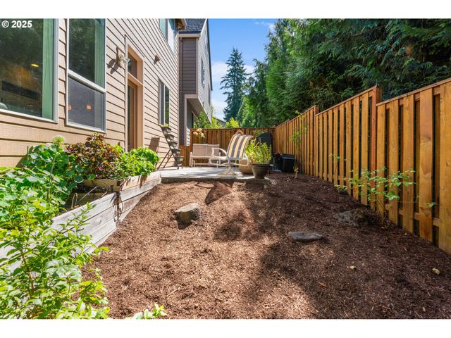 11428 Nw Chloe Ln, Portland, OR 97229