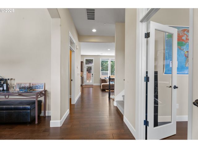 11428 Nw Chloe Ln, Portland, OR 97229