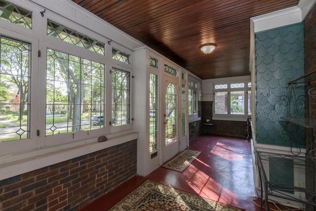 2457 N Grant BOULEVARD, Milwaukee, WI 53210