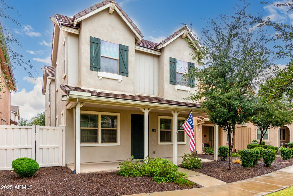 2247 S AGNES Lane, Gilbert, AZ 85295