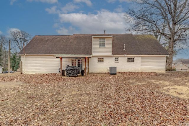 2204 Williamsburg Dr, Jonesboro, AR 72404