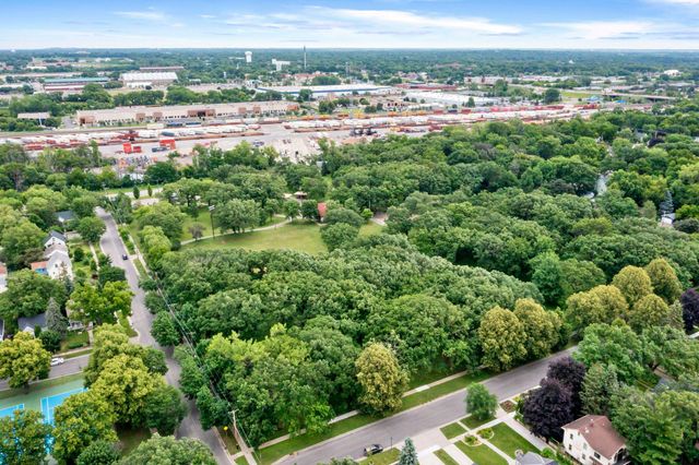 1776 Minnehaha Avenue W, Saint Paul, MN 55104