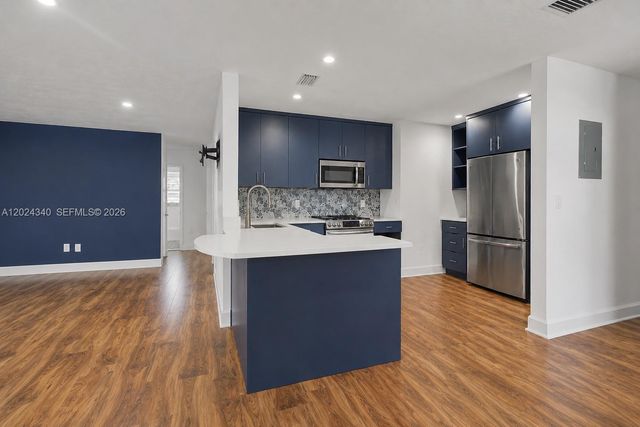 6815 Edgewater Drive 201, Coral Gables, FL 33133