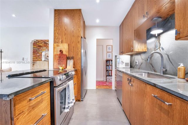 2490 Abaco Ave, Miami, FL 33133