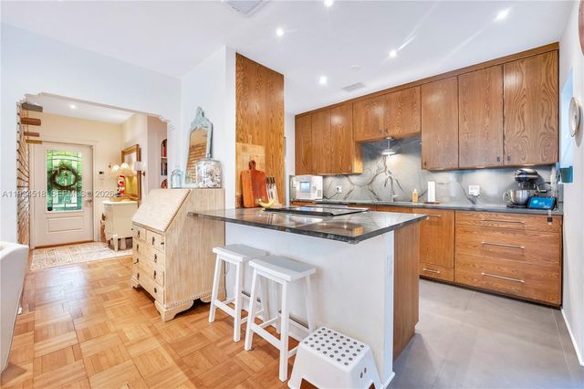 2490 Abaco Ave, Miami, FL 33133