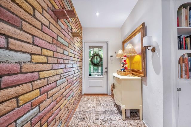 2490 Abaco Ave, Miami, FL 33133