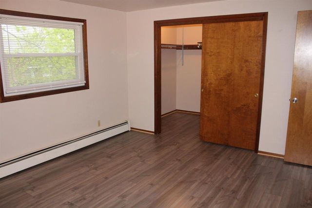 2111 CARSTENSEN LANE, Green Bay, WI 54304