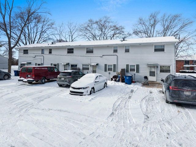 2111 CARSTENSEN LANE, Green Bay, WI 54304