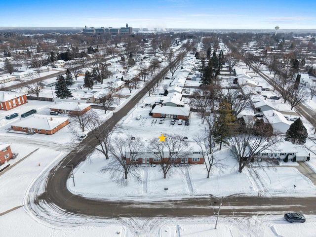 2111 CARSTENSEN LANE, Green Bay, WI 54304