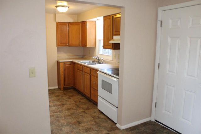 2111 CARSTENSEN LANE, Green Bay, WI 54304