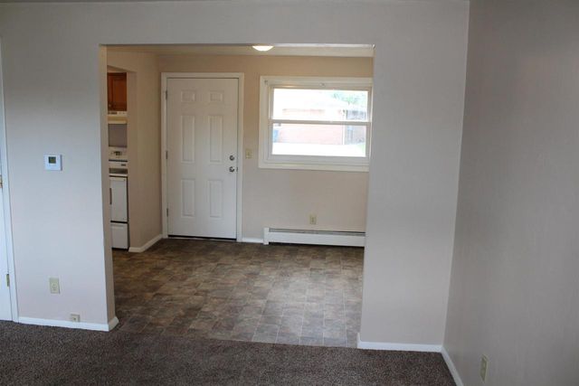 2111 CARSTENSEN LANE, Green Bay, WI 54304