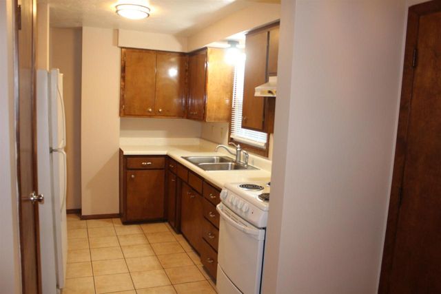 2111 CARSTENSEN LANE, Green Bay, WI 54304