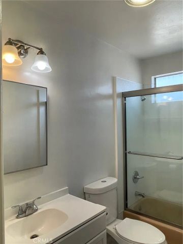 1451 Roycroft Avenue 3, Long Beach, CA 90804
