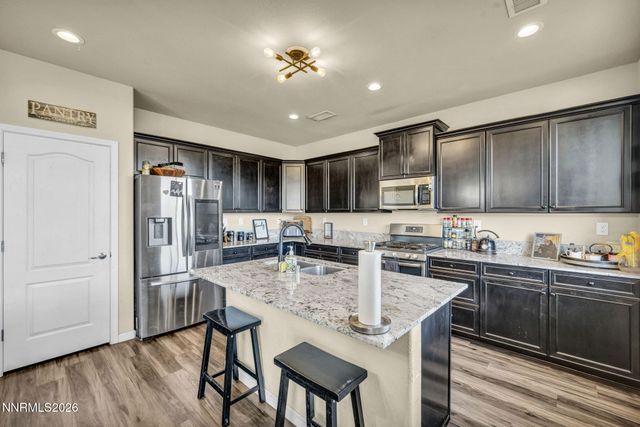 334 Granite Court, Dayton, NV 89403