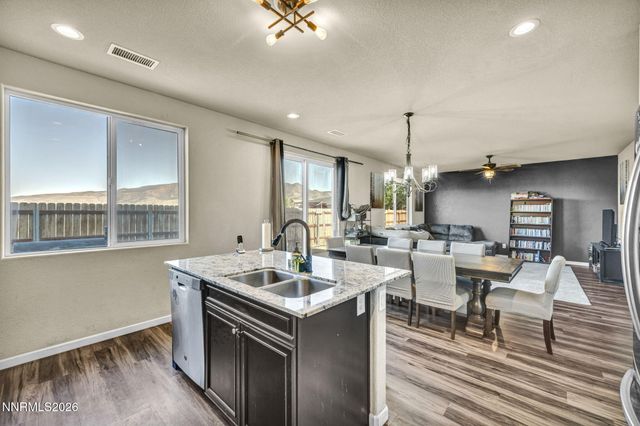 334 Granite Court, Dayton, NV 89403
